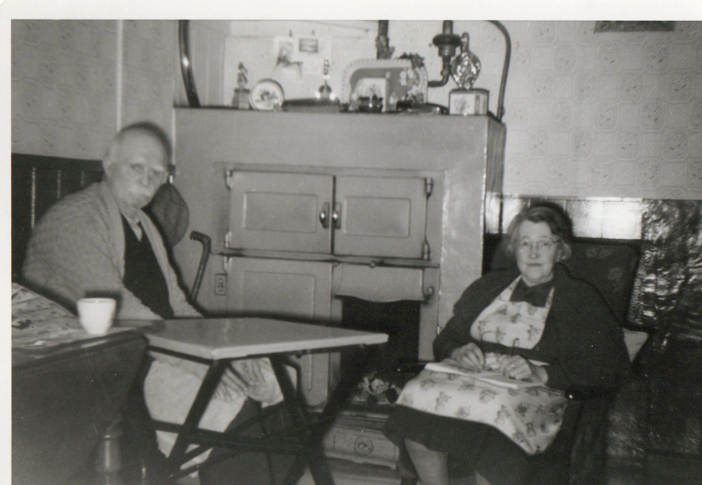 Robert (Bob)and Violet Cameron